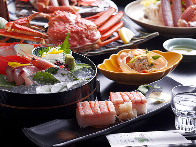 季節限定【8種の味わい蟹フルコース】厳選本ずわい蟹1人2杯相当!極める冬の幸せ★炭火焼き蟹、蟹すき鍋、蟹釜飯も